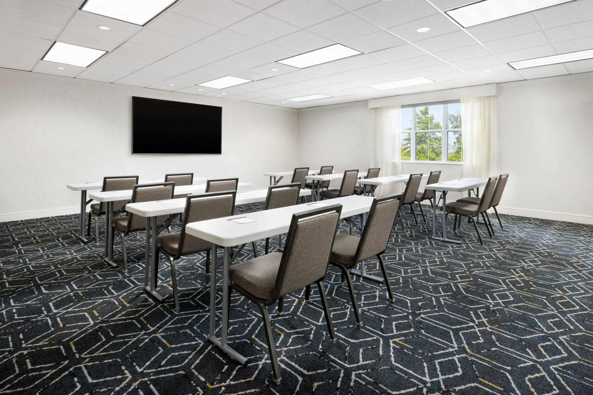 Homewood Suites By Hilton Portsmouth Exterior foto