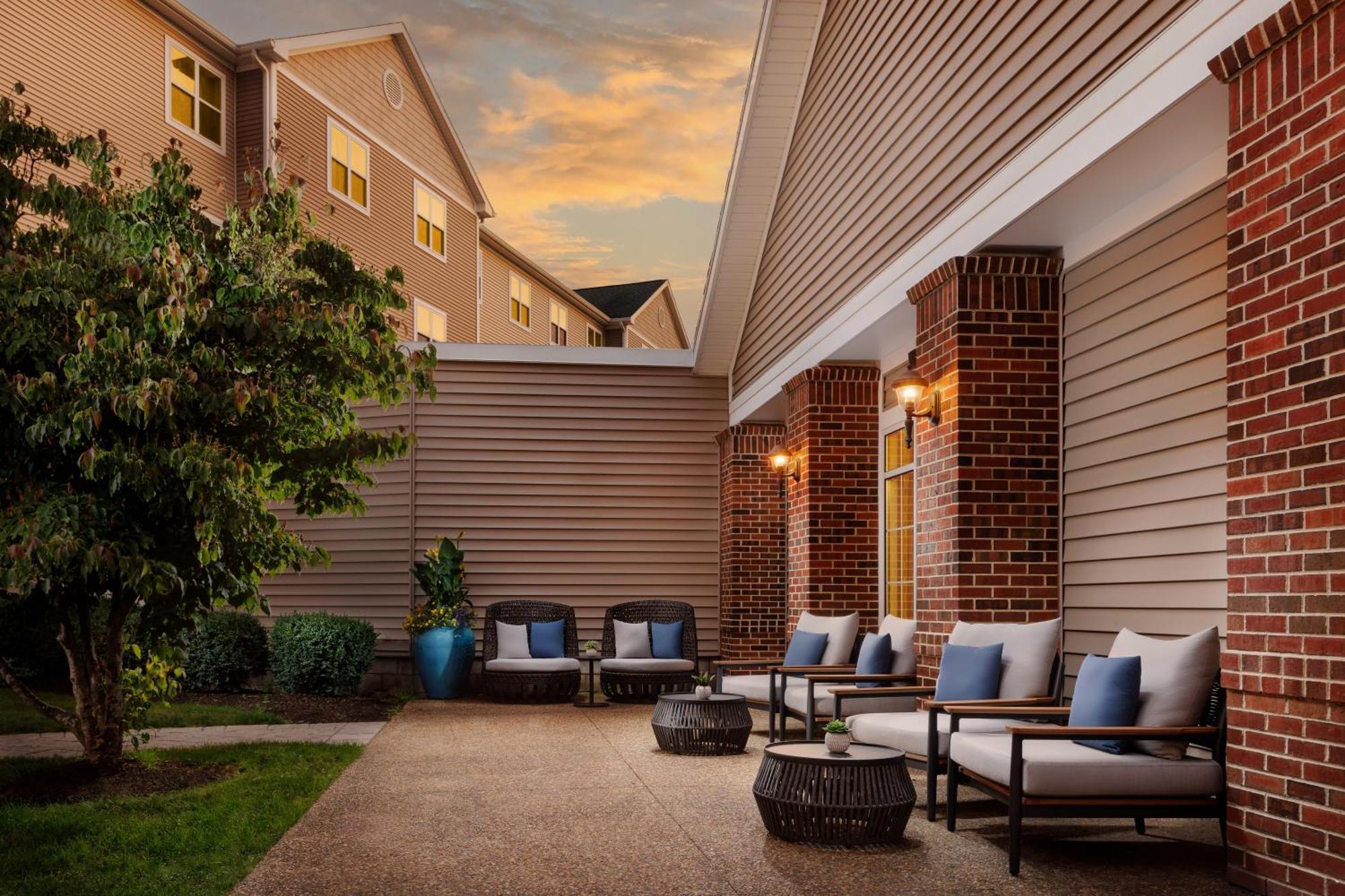 Homewood Suites By Hilton Portsmouth Exterior foto